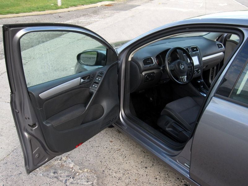 Used 2011 Volkswagen Golf TDI image 16