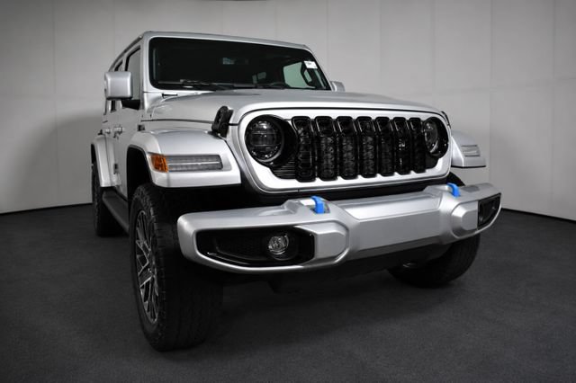 Used 2024 Jeep Wrangler High Altitude AWD/4WD image 3