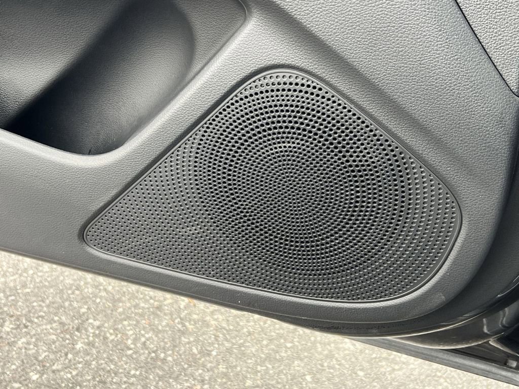 Used 2019 Genesis G70 2.0T Advanced image 34