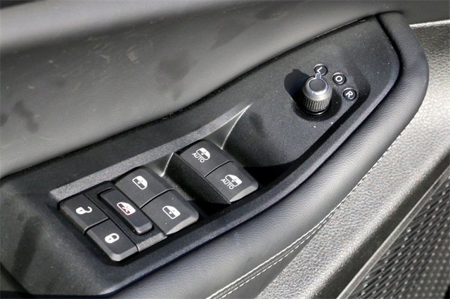 Used 2025 Jeep Grand Cherokee Laredo image 21