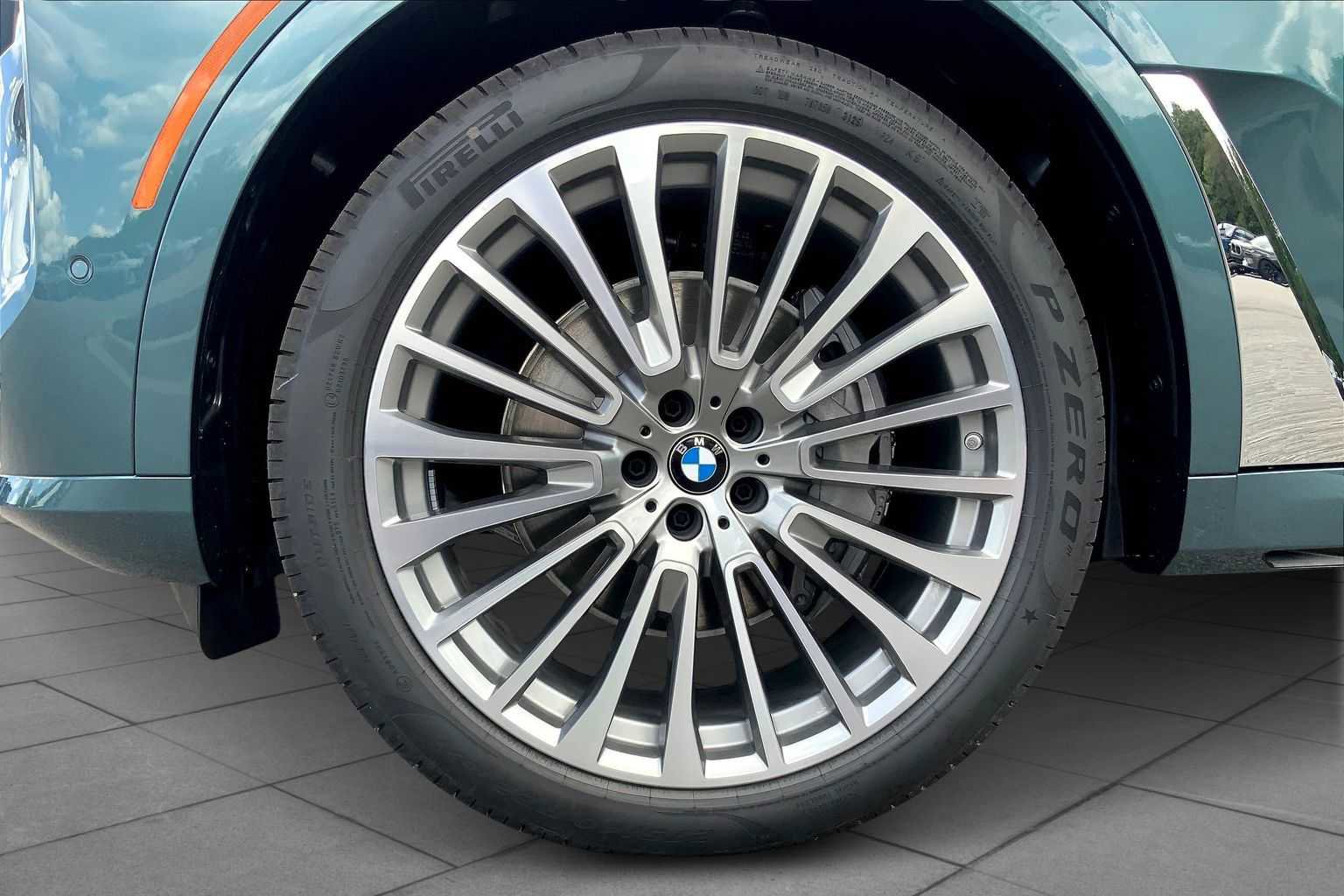 Used 2026 BMW X7 xDrive40i image 11