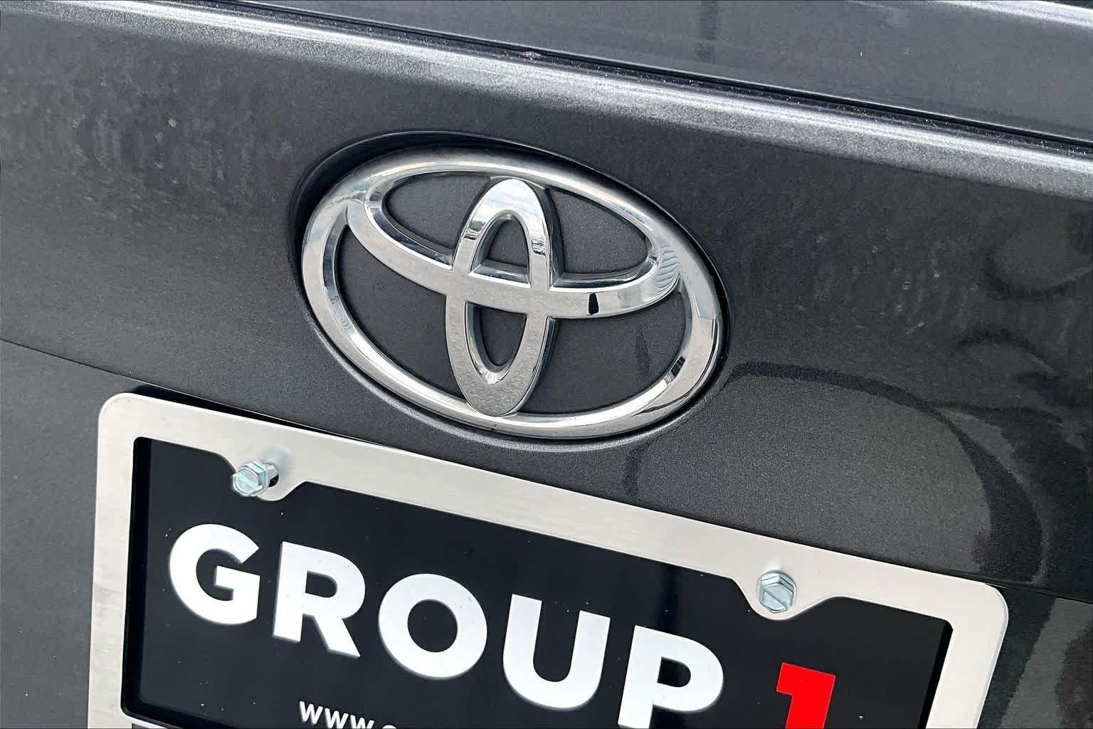 Used 2018 Toyota C-HR XLE FWD image 10