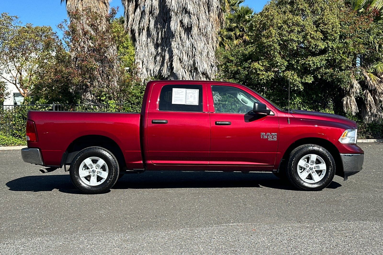 Used 2022 RAM 1500 Classic SLT image 2