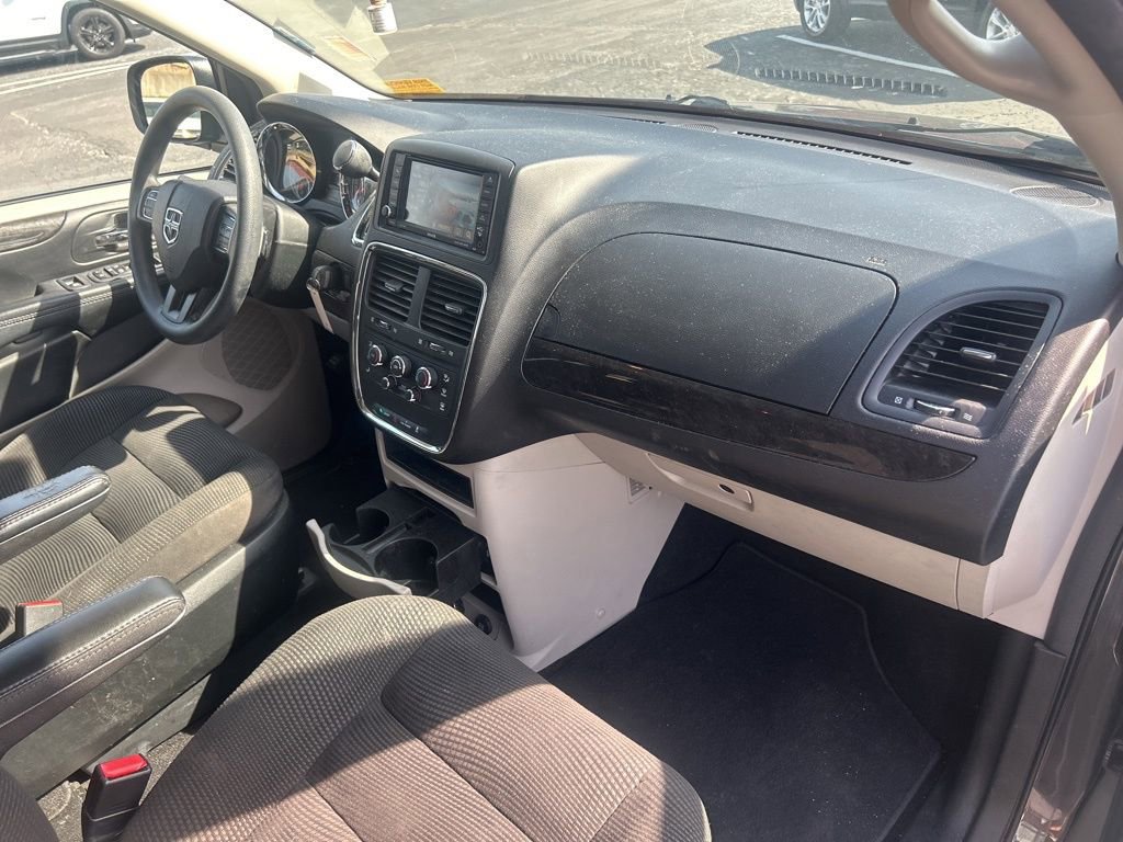 Used 2020 Dodge Grand Caravan SE w/ UConnect Hands-Free Group image 28