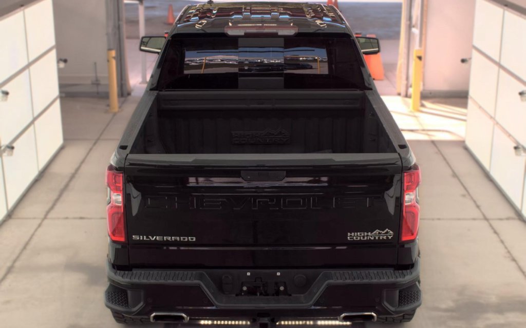 Used 2019 Chevrolet Silverado 1500 High Country w/ Safety Package II AWD/4WD image 5
