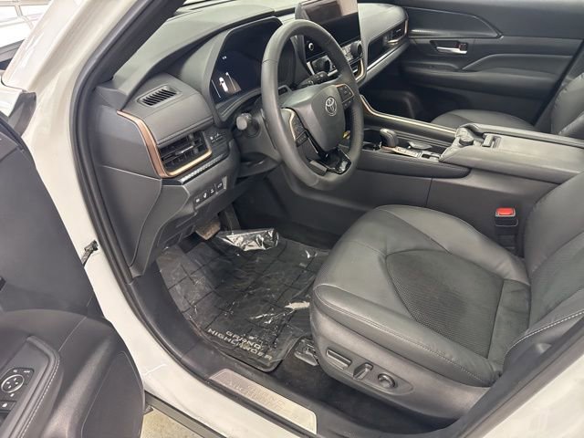 Used 2025 Toyota Grand Highlander AWD Hybrid image 15