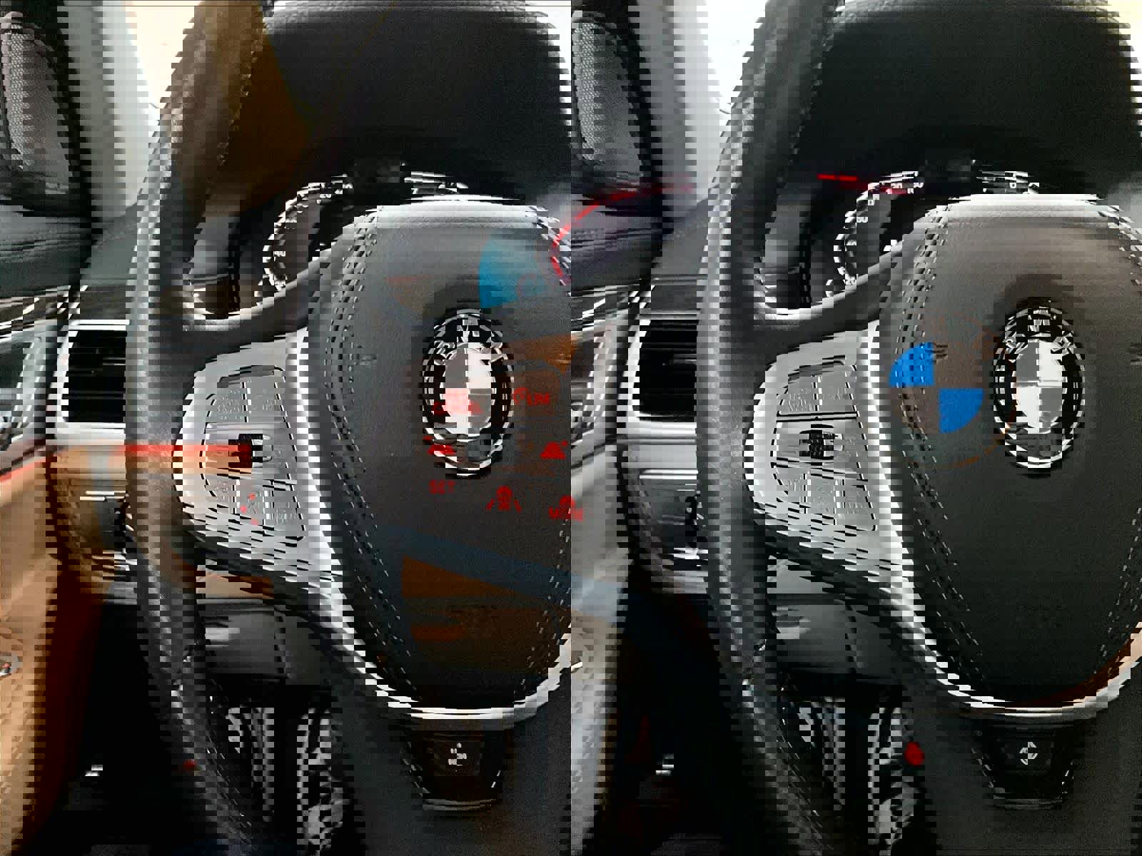 Used 2022 BMW 740i w/ Premium Package image 19