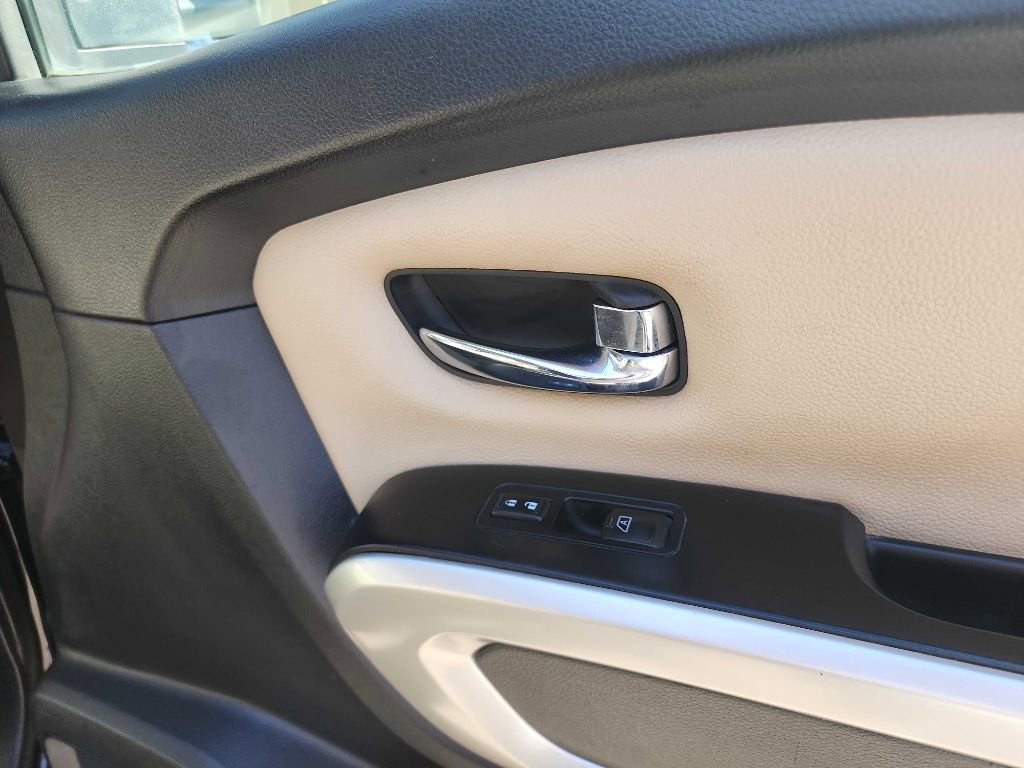 Used 2016 Nissan Titan SL AWD/4WD image 39