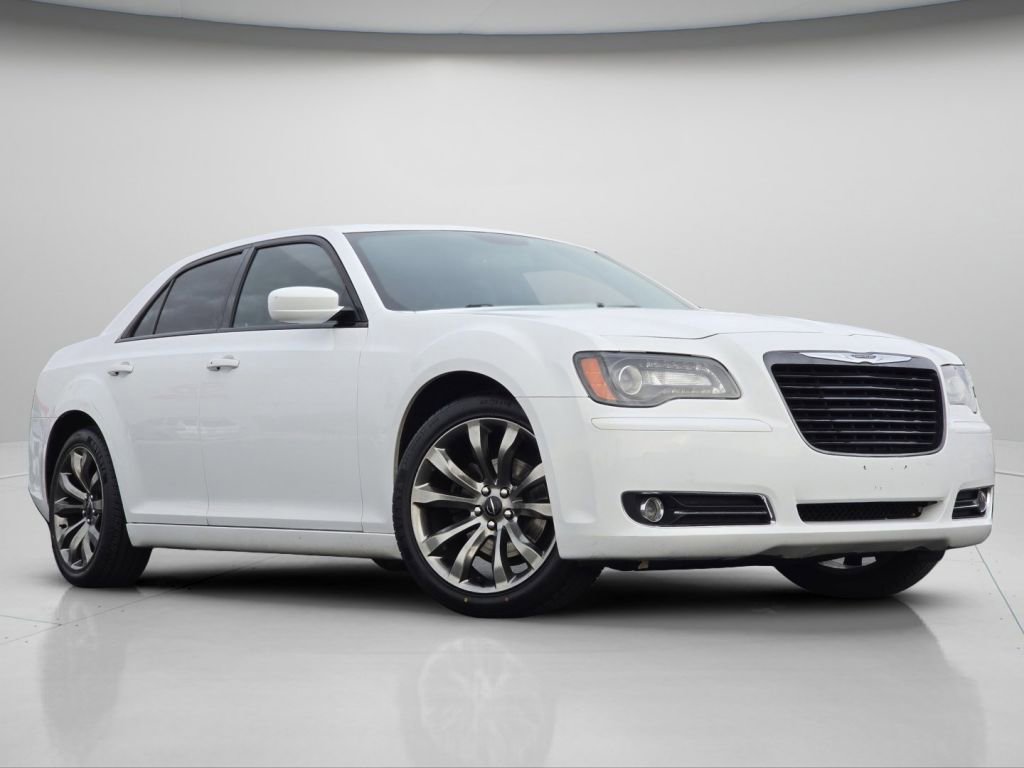 Used 2014 Chrysler 300 S image 2