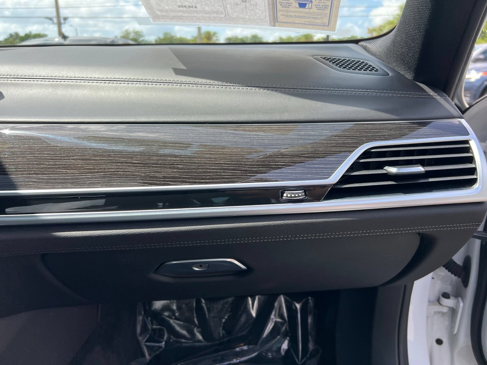 Used 2018 BMW 740e xDrive w/ M Sport Package AWD/4WD image 65