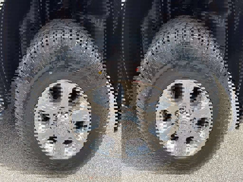 Used 2024 RAM 2500 Big Horn image 33