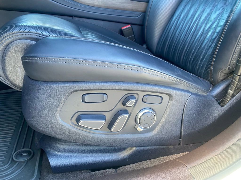 Used 2021 Genesis G90 3.3T Premium image 10