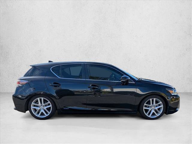 Used 2017 Lexus CT 200h image 5