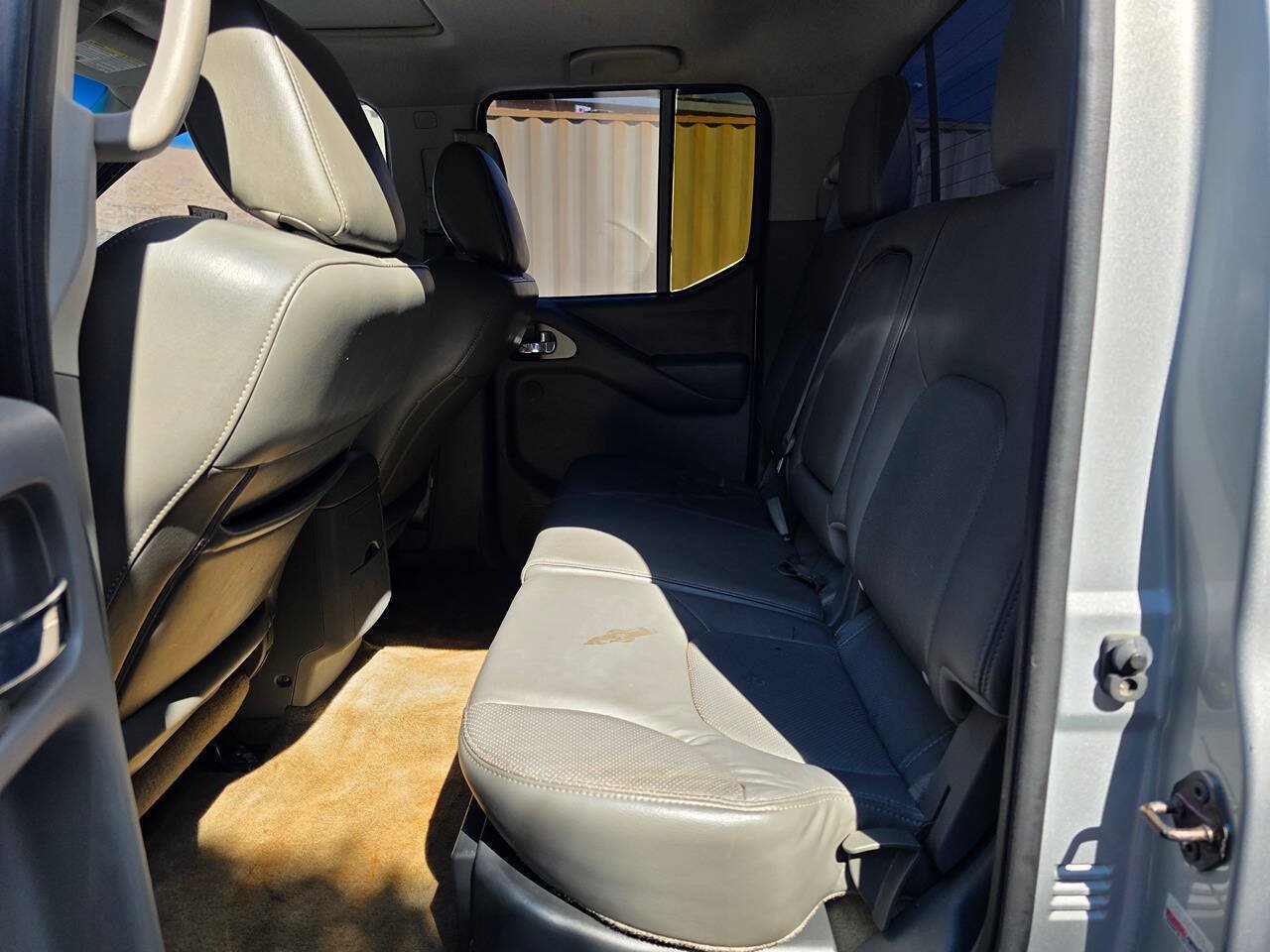Used 2013 Nissan Frontier SL w/ Moonroof Pkg AWD/4WD image 30