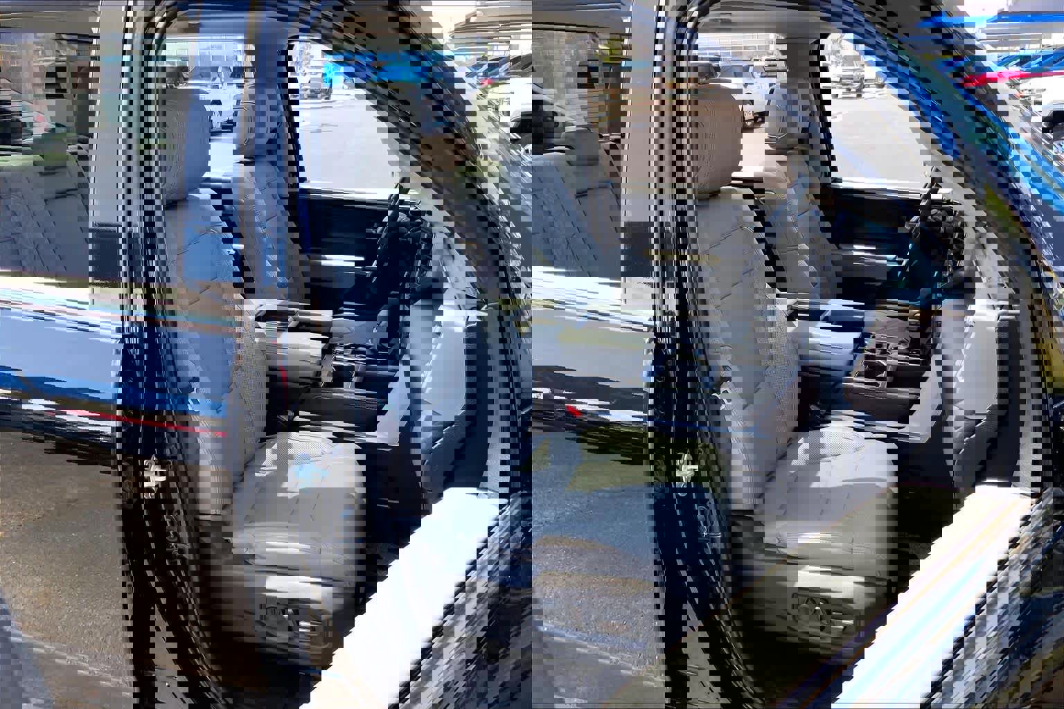 Used 2024 Toyota Tundra Limited w/ Power Package AWD/4WD image 9