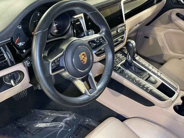 Certified 2020 Porsche Macan AWD/4WD image 4