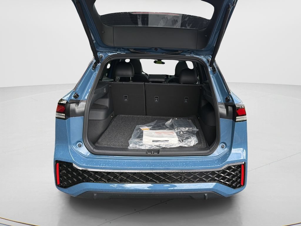 New 2026 Volkswagen Tiguan SE R-Line FWD image 10