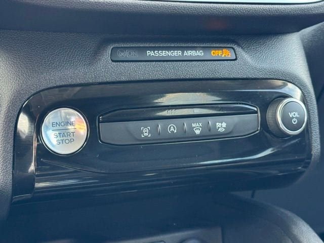 Used 2025 Ford Escape Platinum AWD/4WD image 42
