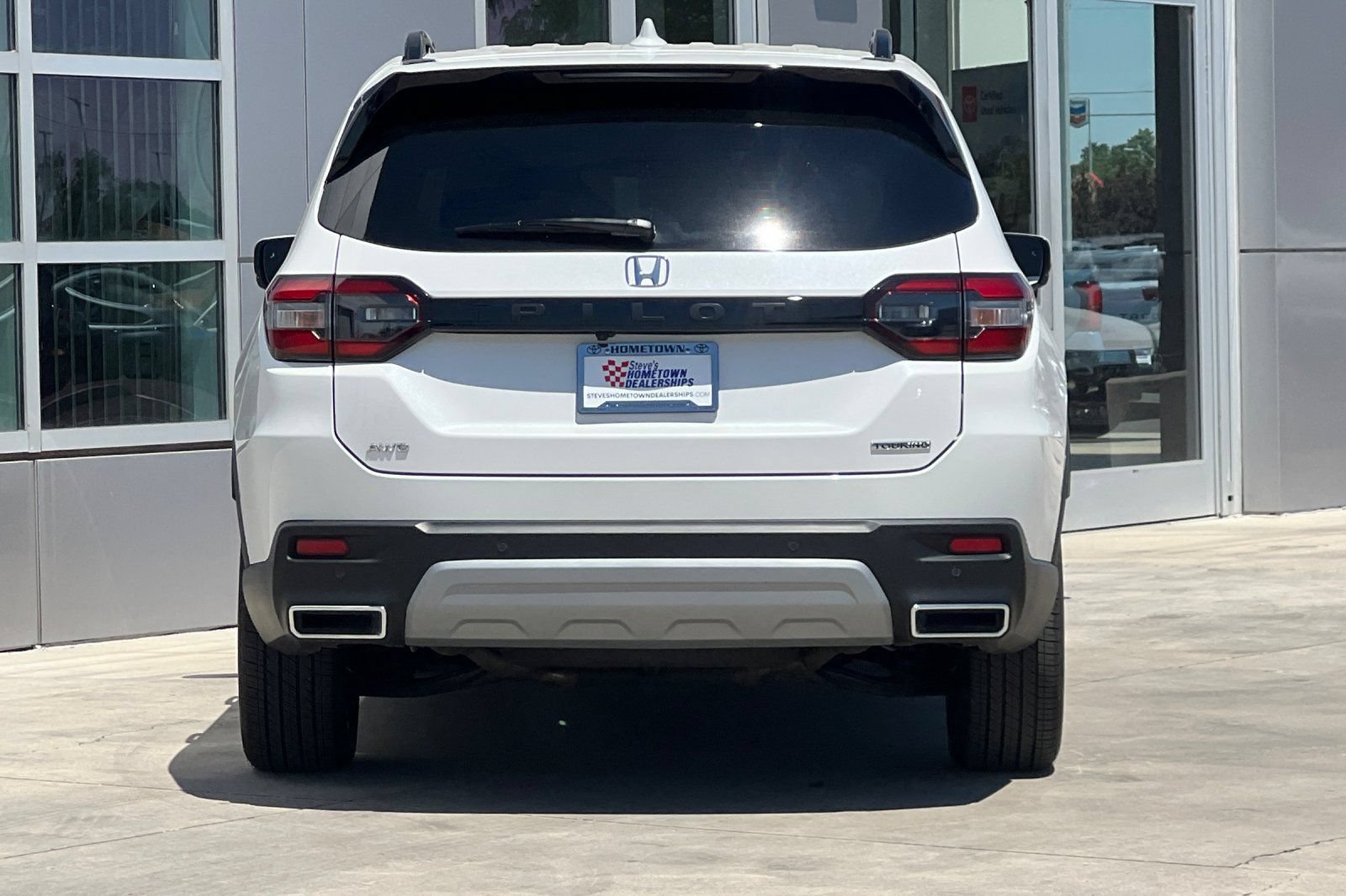 Used 2025 Honda Pilot Touring image 5