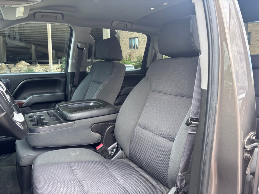 Used 2015 GMC Sierra 1500 SLE w/ SLE Value Package AWD/4WD image 4