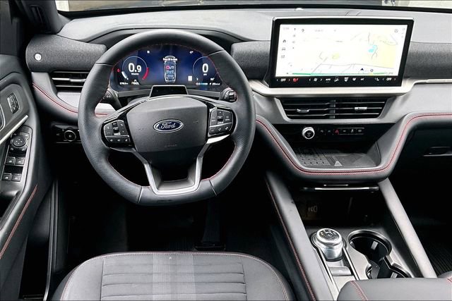 Used 2025 Ford Explorer ST-Line w/ Premium Package image 5