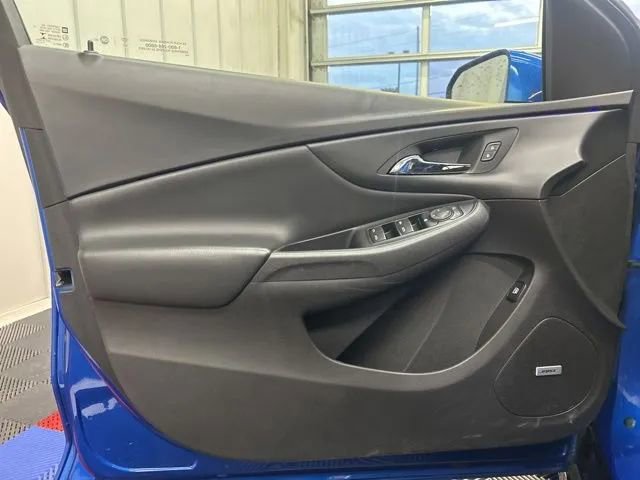 Used 2018 Chevrolet Volt Premier w/ Driver Confidence II Package FWD image 8