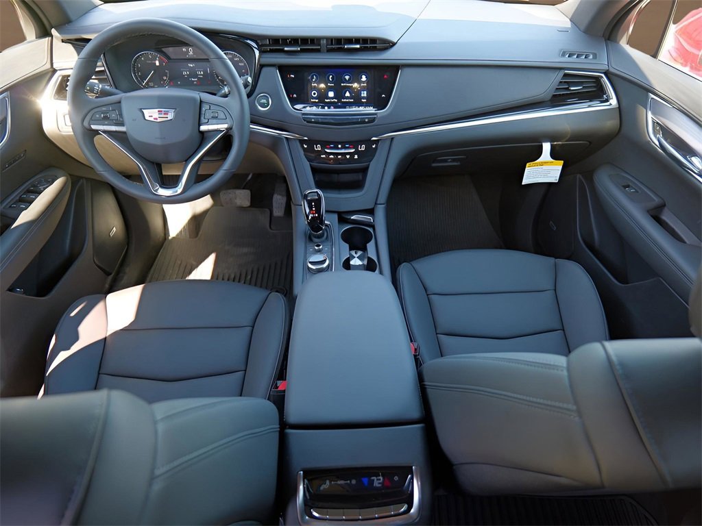 New 2025 Cadillac XT6 Luxury image 25