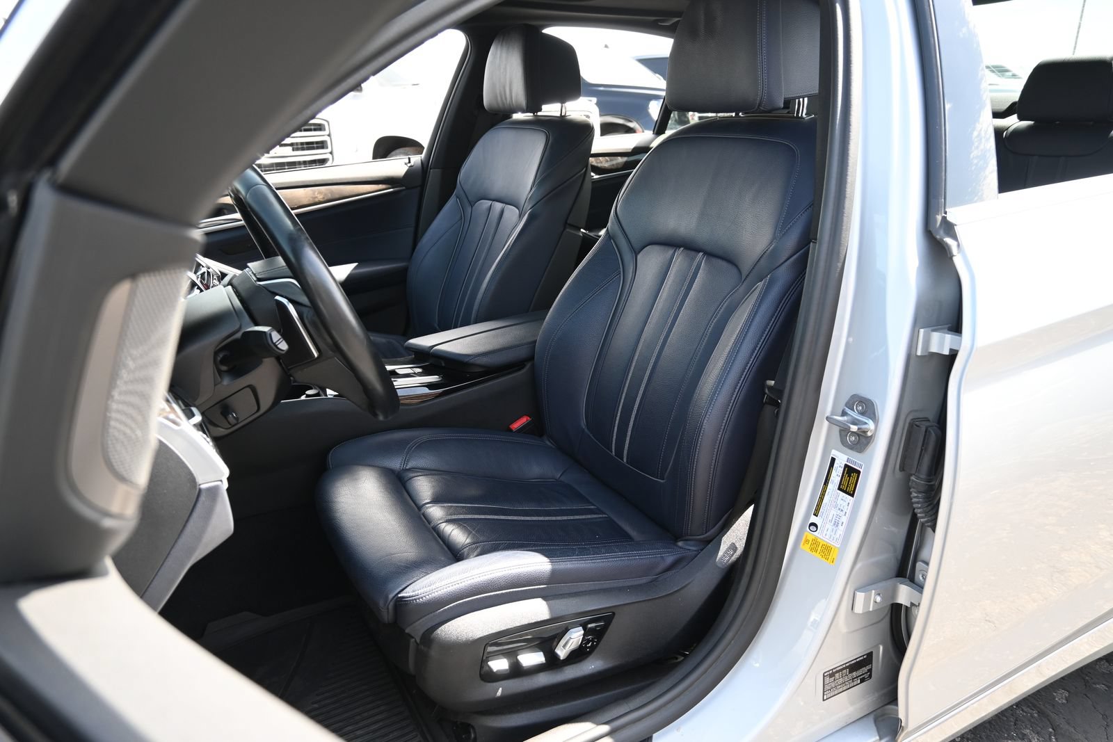 Used 2017 BMW 540i RWD image 18
