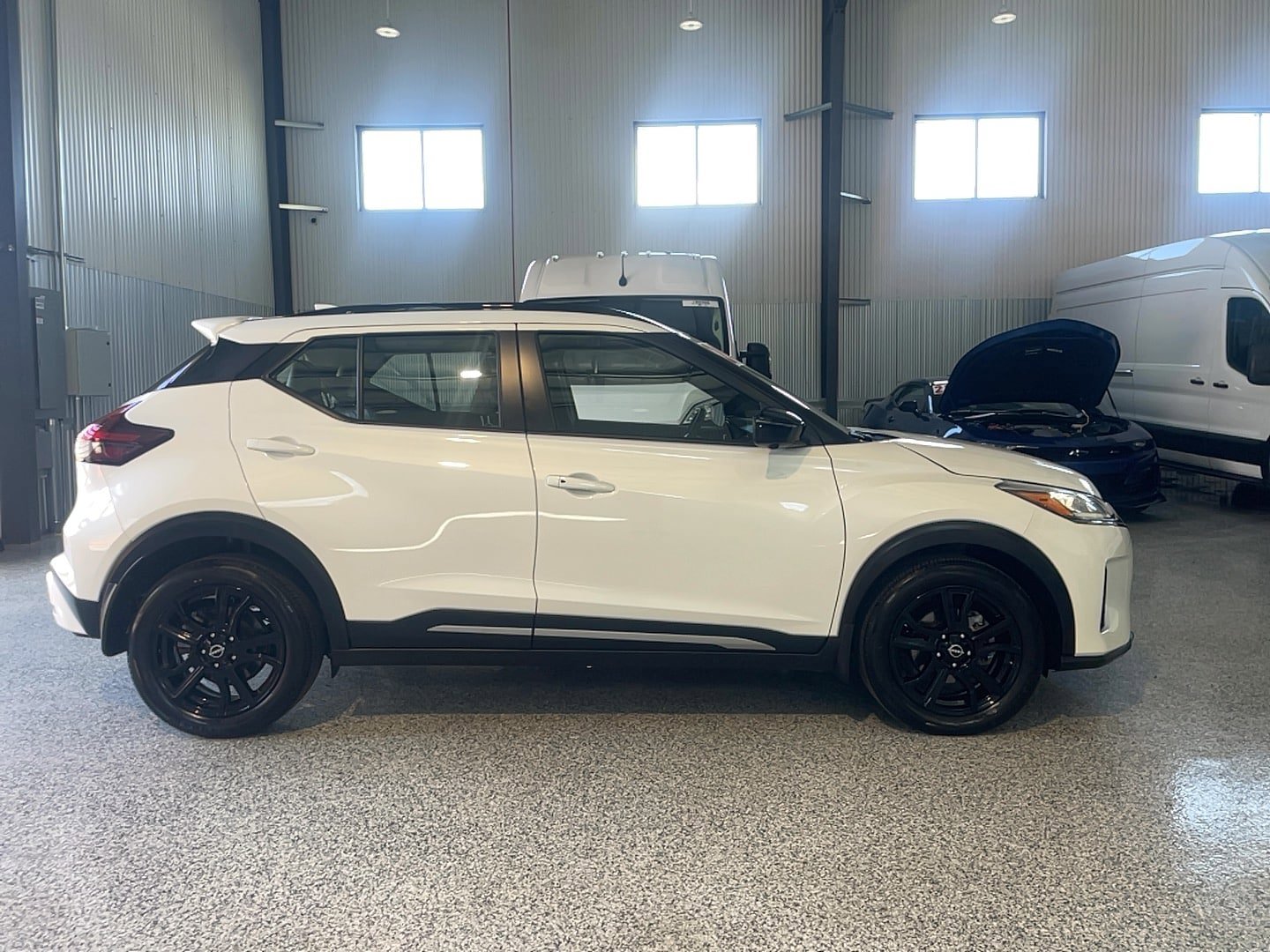 Used 2024 Nissan Kicks SR w/ SR Premium Package image 5