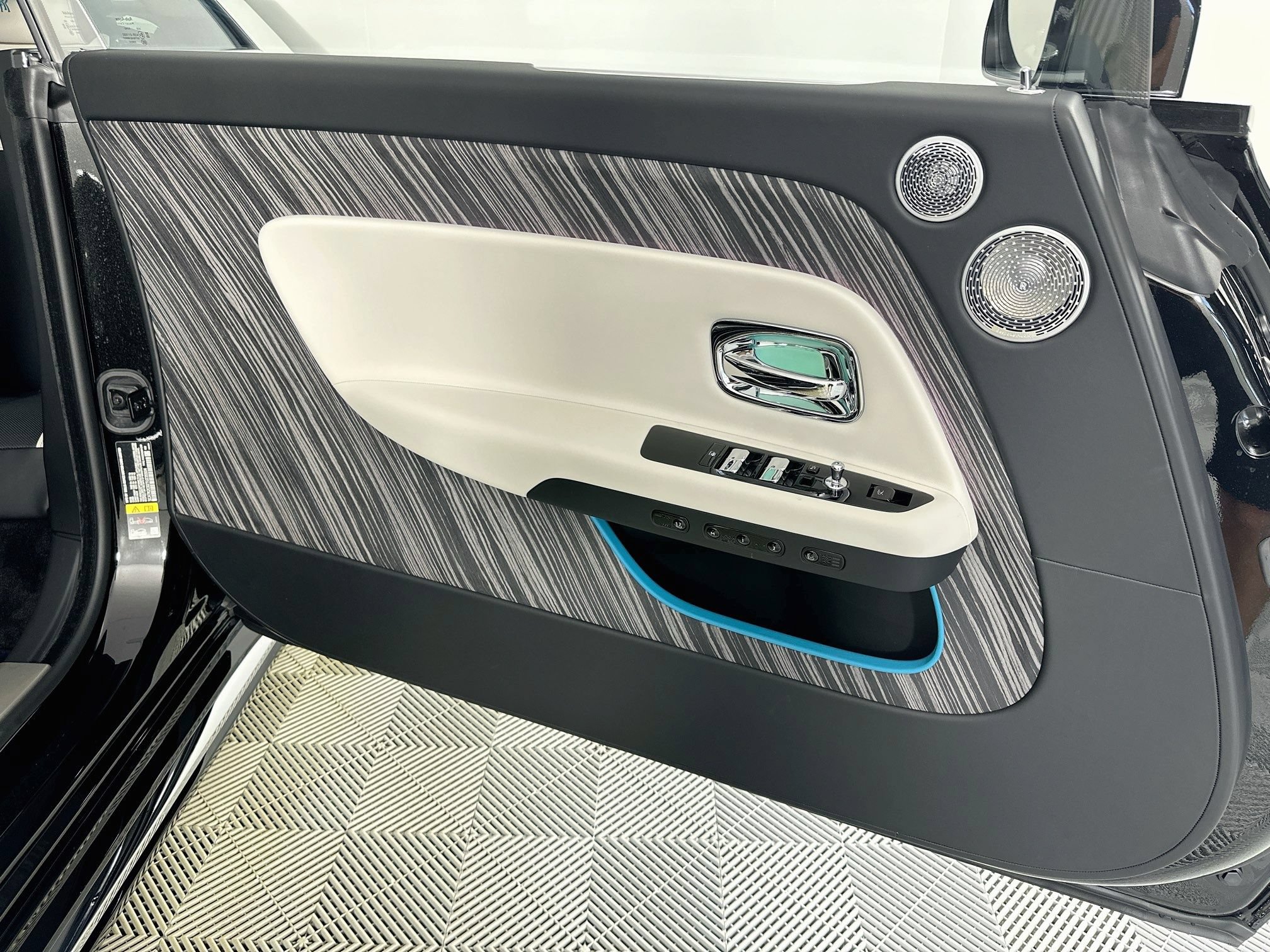 New 2026 Rolls-Royce Spectre AWD/4WD image 15