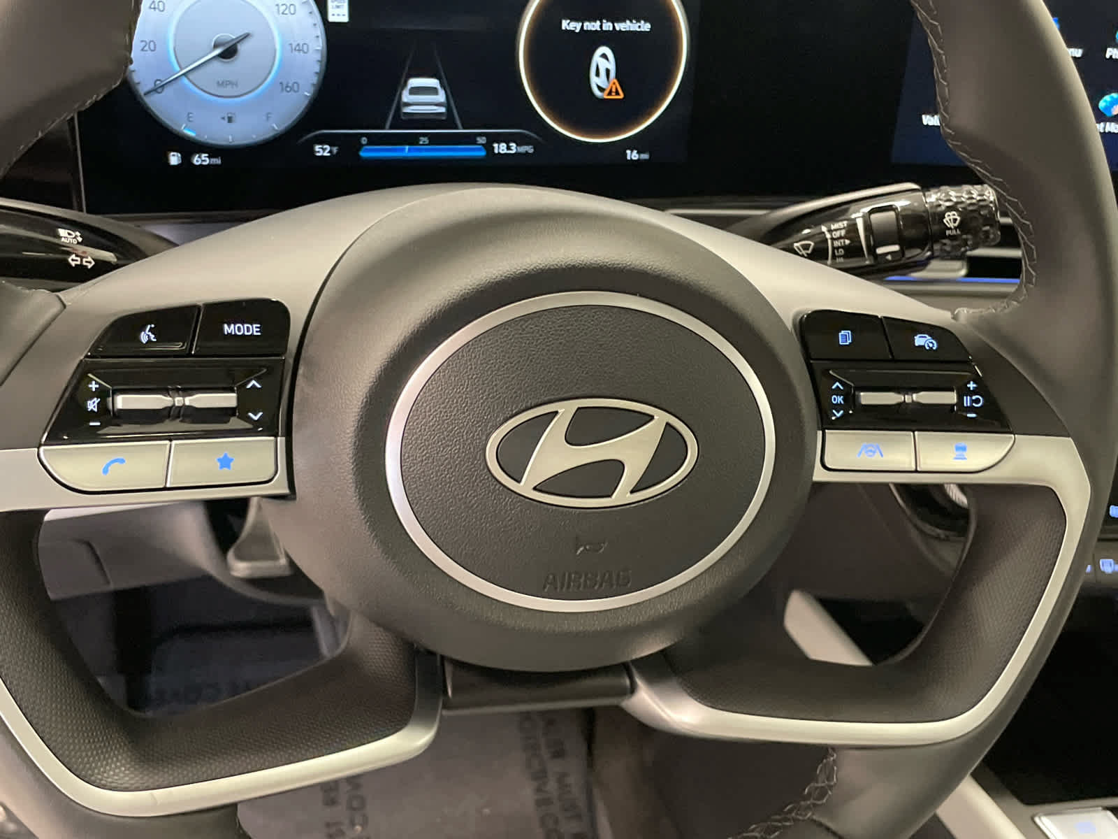 New 2026 Hyundai Elantra Limited FWD image 25