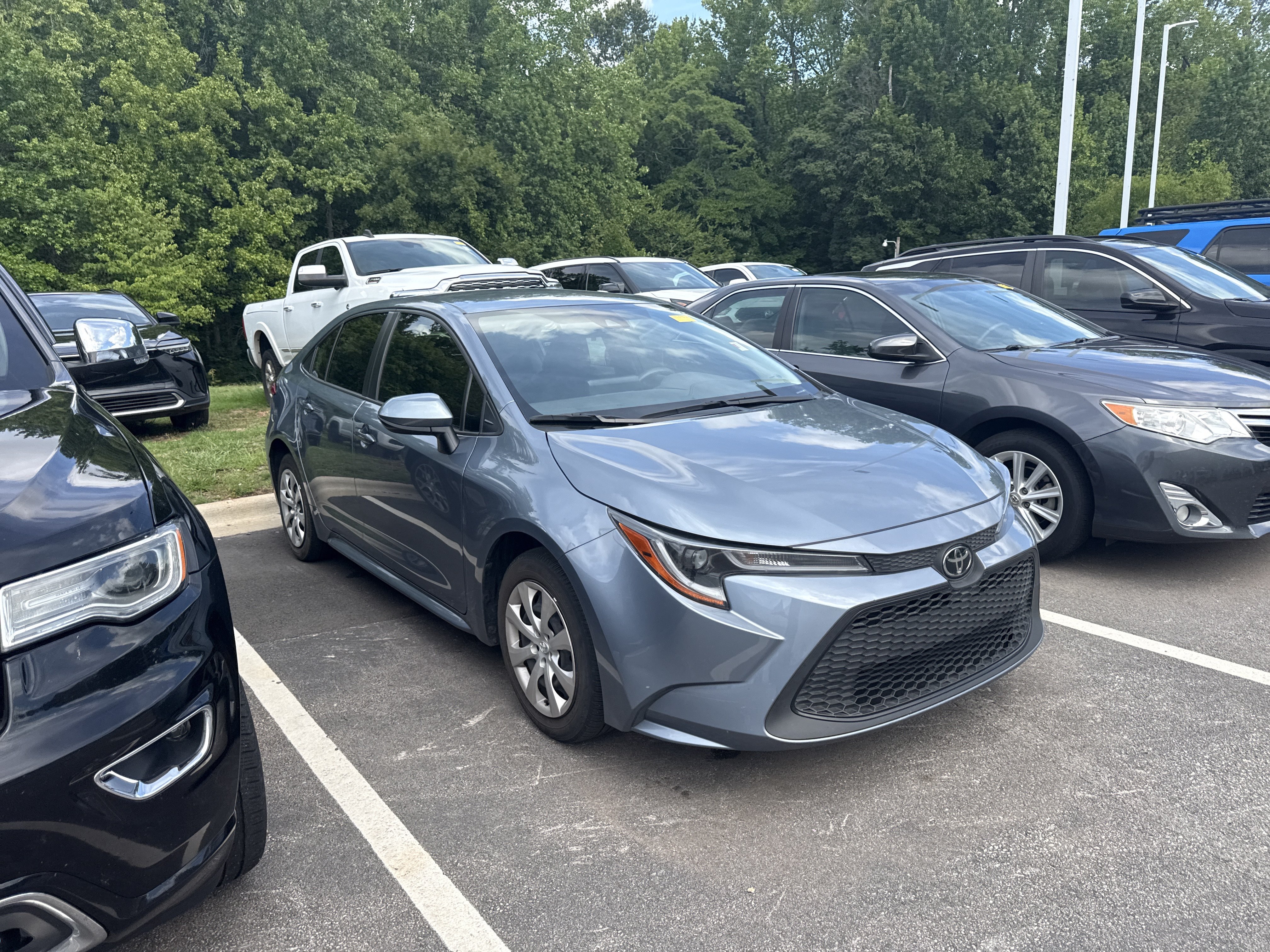 Used 2022 Toyota Corolla LE FWD image 5