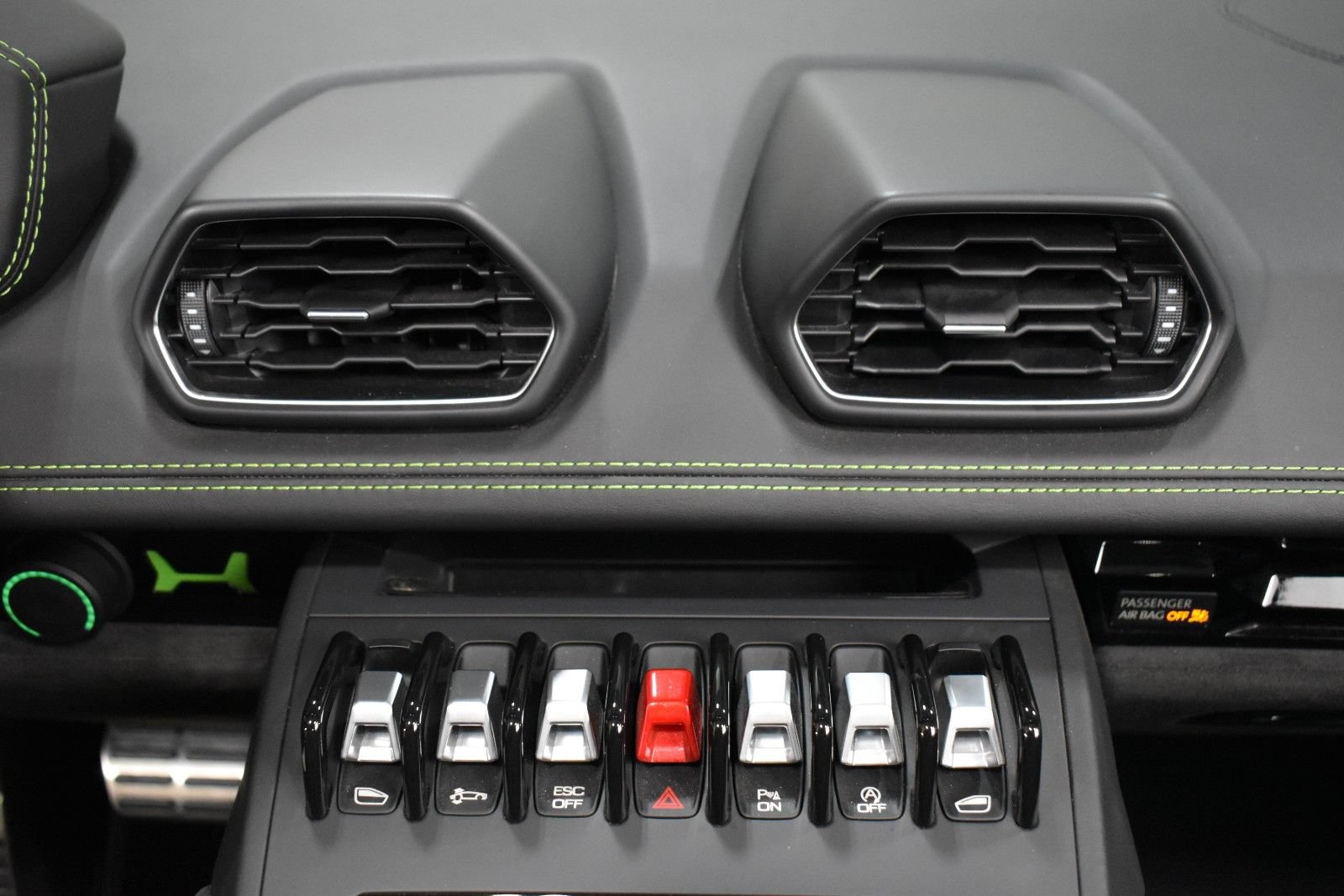 Used 2020 Lamborghini Huracan EVO AWD/4WD image 19