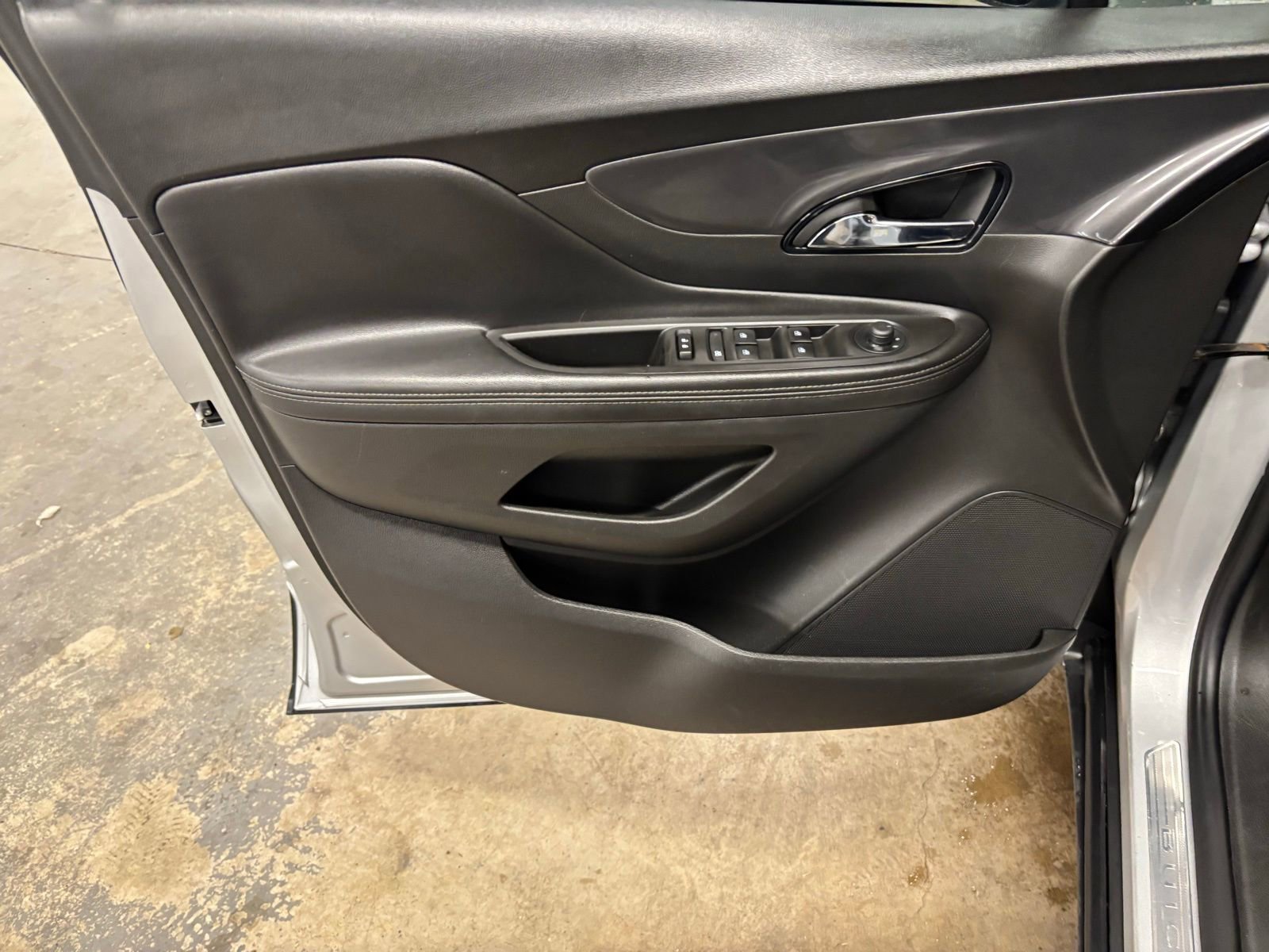 Used 2020 Buick Encore Preferred w/ Safety Package FWD image 18