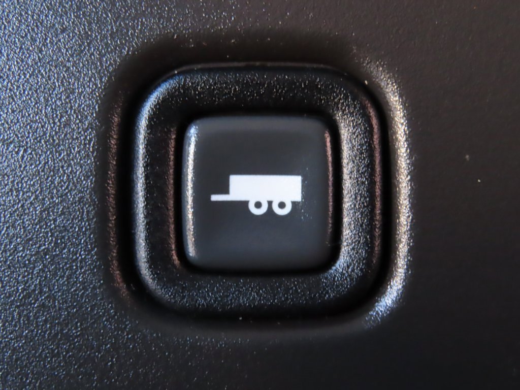 Used 2024 Chevrolet Express 2500 w/ Driver Convenience Package image 10