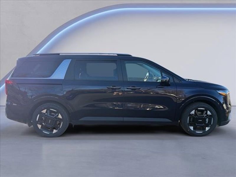New 2026 Kia Carnival EX image 2