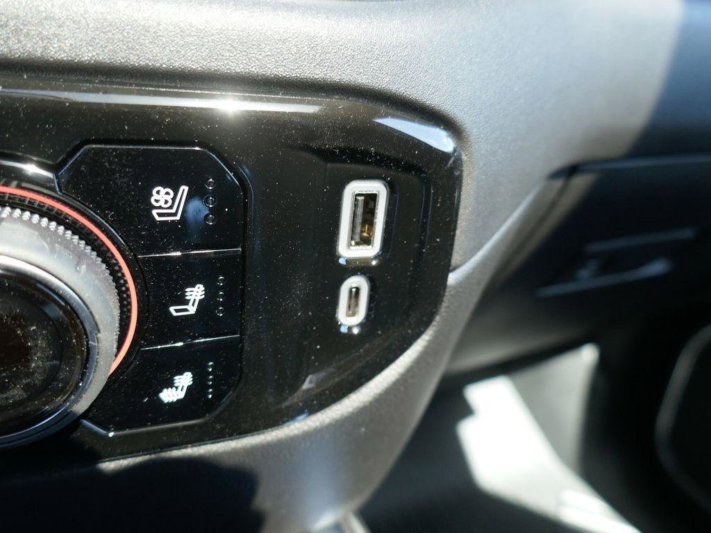 New 2026 Chevrolet Silverado 2500 LTZ w/ LTZ Plus Package AWD/4WD image 27