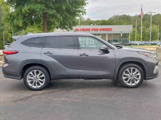 Used 2023 Toyota Highlander Limited FWD image 34