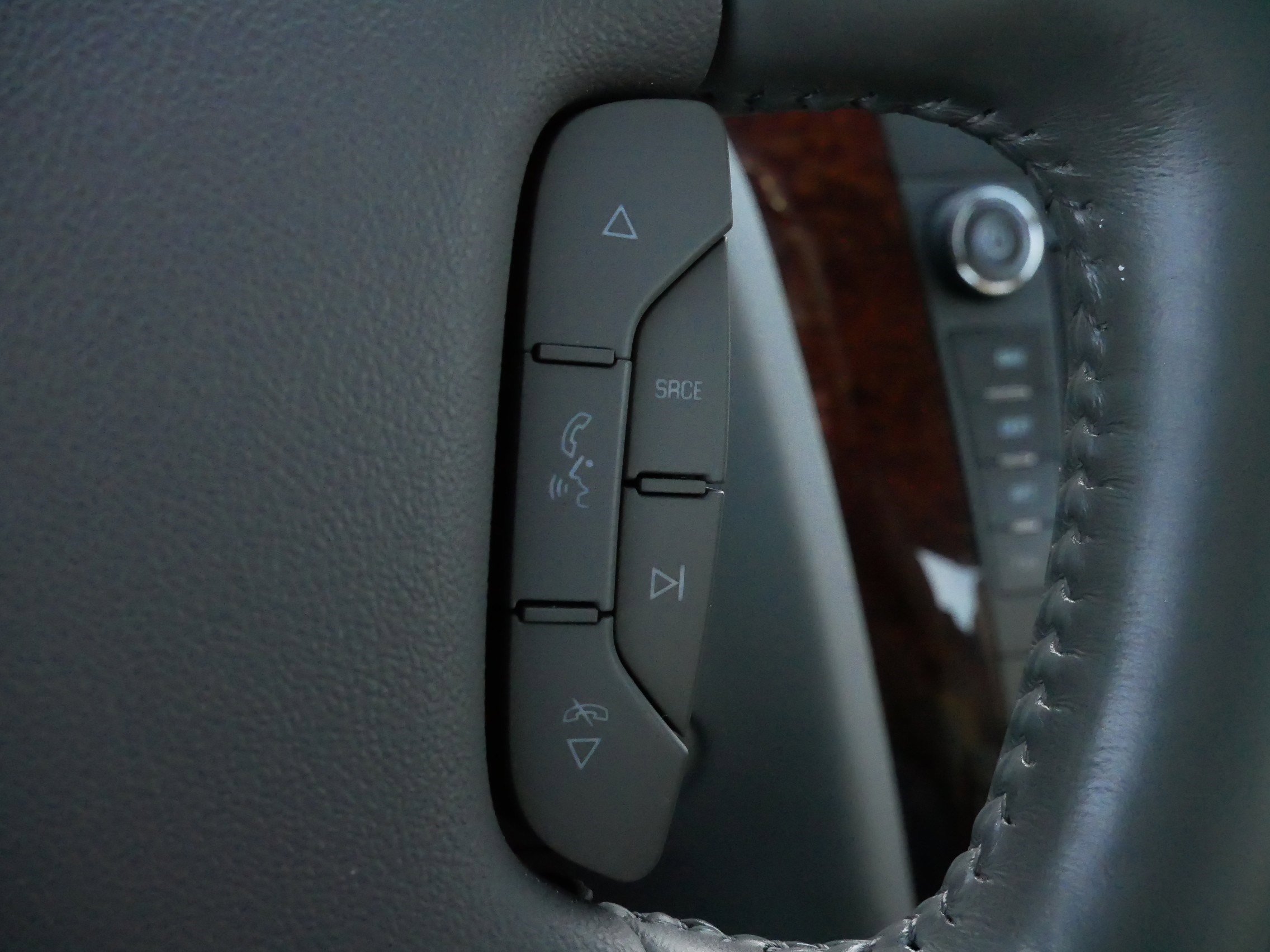 Used 2011 Cadillac DTS Premium image 25