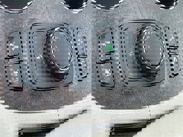 Used 2023 GMC Acadia Denali image 20