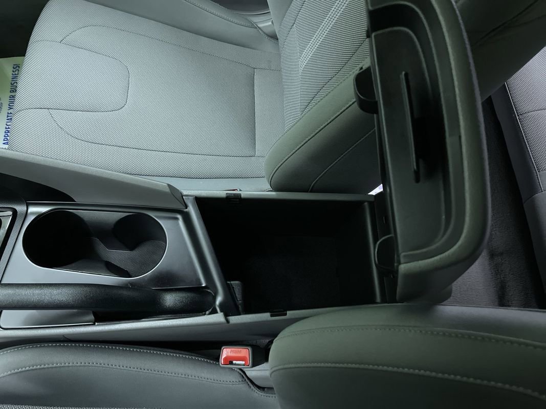 Used 2021 Hyundai Elantra SE image 24