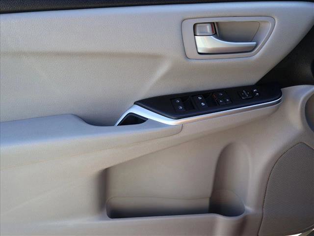 Used 2015 Toyota Camry LE FWD image 11