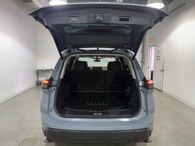Used 2026 Nissan Rogue SV AWD/4WD image 8