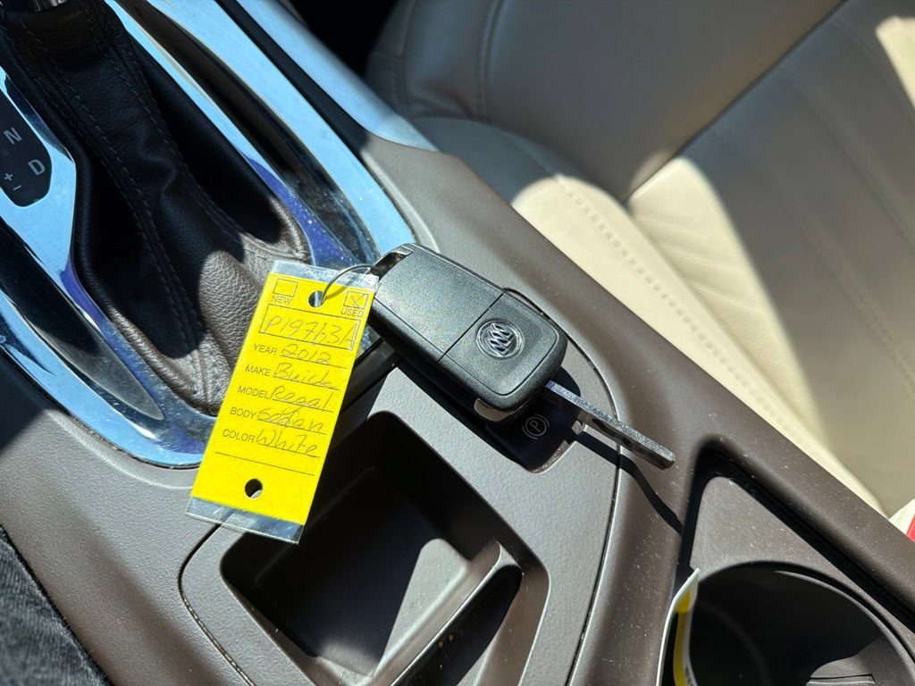 Used 2012 Buick Regal Leather FWD image 26