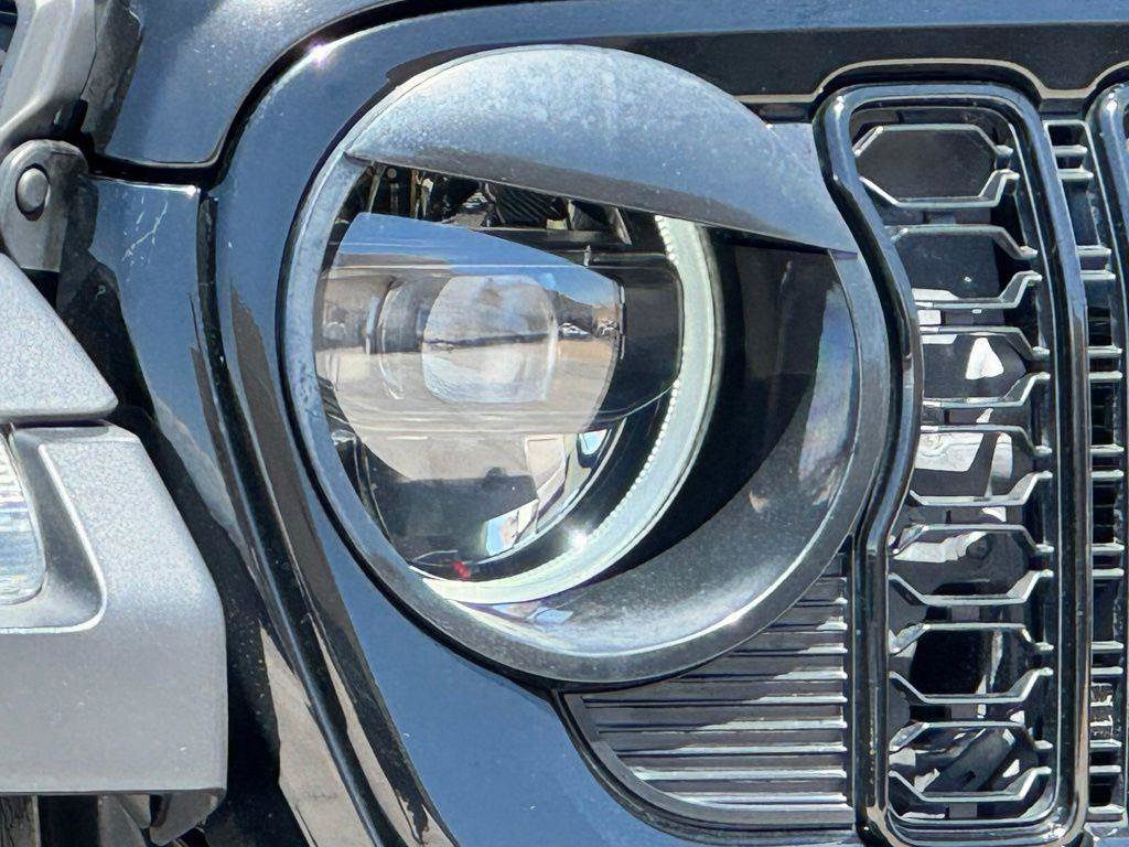 Used 2024 Jeep Wrangler Unlimited AWD/4WD image 9
