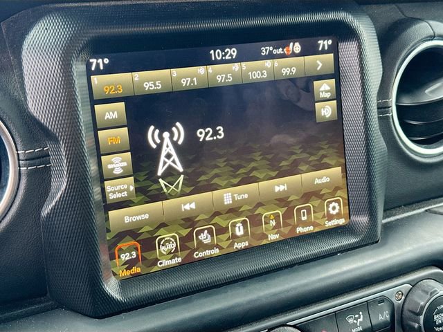 Used 2022 Jeep Wrangler Unlimited Sahara w/ Cold Weather Group image 15