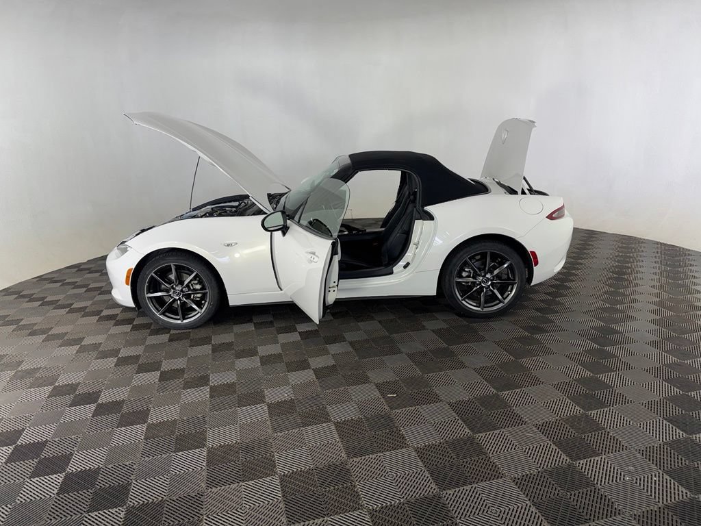 Used 2017 MAZDA MX-5 Miata Grand Touring RWD image 14