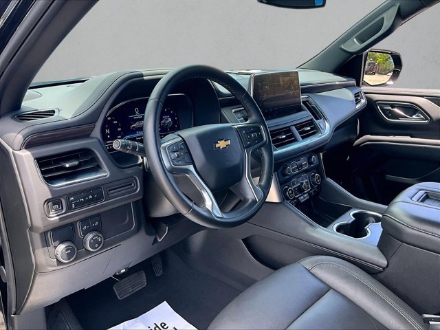 Used 2024 Chevrolet Suburban LT RWD image 13