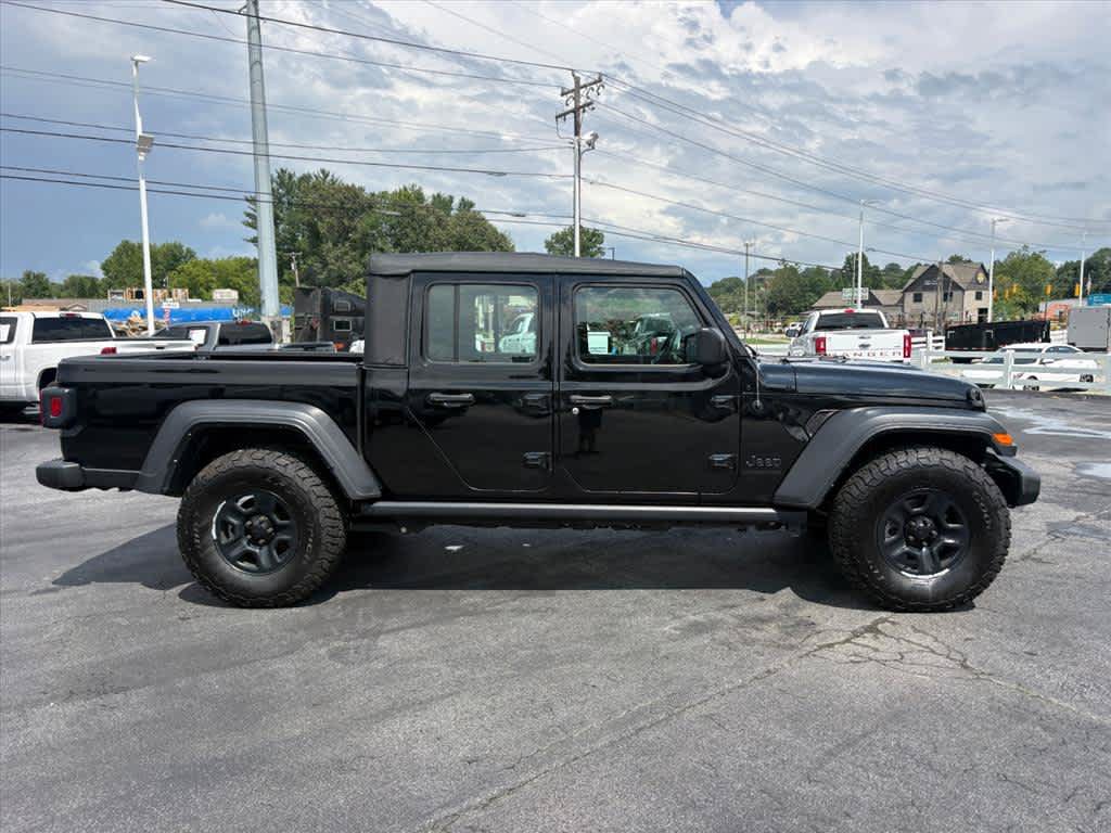 Used 2022 Jeep Gladiator Sport AWD/4WD image 2