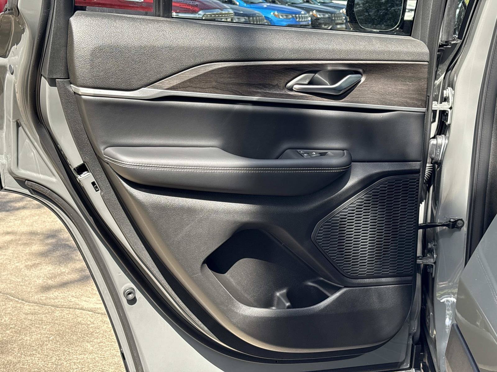 New 2027 Jeep Grand Cherokee Altitude RWD image 11